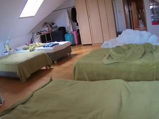 voyeurcam-julmodels-bed-3