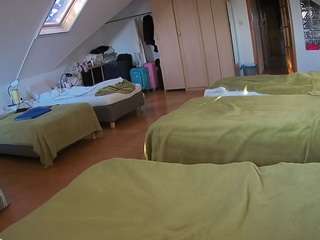 voyeurcam-julmodels-bed-3