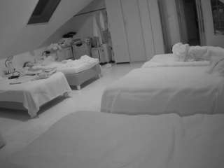 voyeurcam-julmodels-bed-3