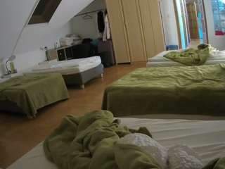 voyeurcam-julmodels-bed-3