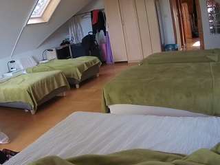 voyeurcam-julmodels-bed-3