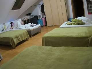 voyeurcam-julmodels-bed-3