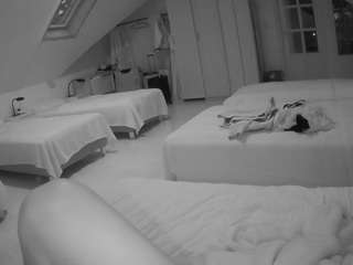 voyeurcam-julmodels-bed-3