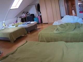 voyeurcam-julmodels-bed-3