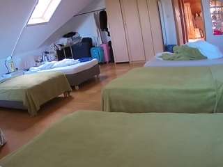 voyeurcam-julmodels-bed-3 Sex Cam Show