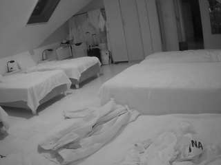 voyeurcam-julmodels-bed-3