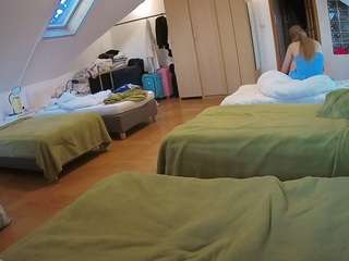 voyeurcam-julmodels-bed-3