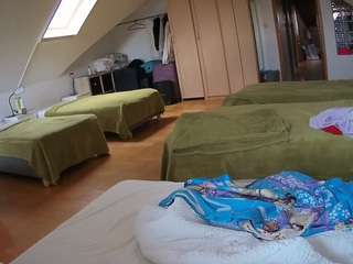 voyeurcam-julmodels-bed-3 Sex Cam Show