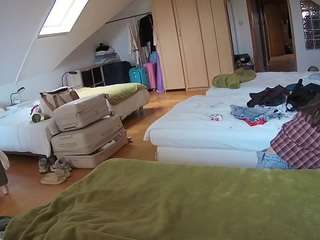 voyeurcam-julmodels-bed-3 Sex Cam Show