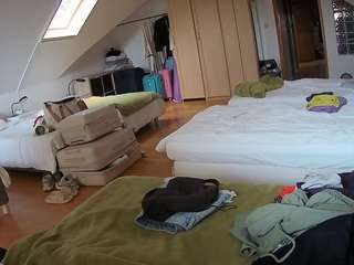voyeurcam-julmodels-bed-3