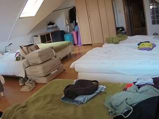 voyeurcam-julmodels-bed-3