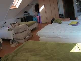 voyeurcam-julmodels-bed-3