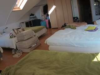 voyeurcam-julmodels-bed-3