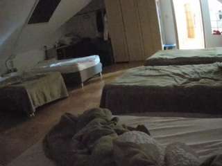 voyeurcam-julmodels-bed-3