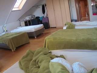 voyeurcam-julmodels-bed-3