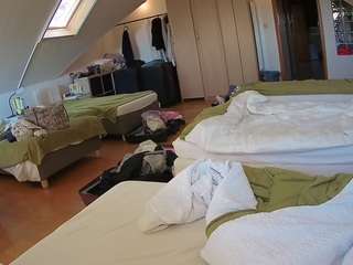 voyeurcam-julmodels-bed-3 live webcam show