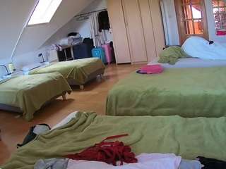 voyeurcam-julmodels-bed-3