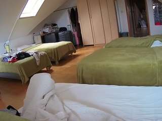 voyeurcam-julmodels-bed-3