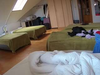 voyeurcam-julmodels-bed-3
