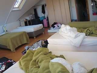 voyeurcam-julmodels-bed-3