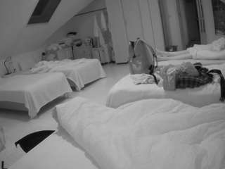 voyeurcam-julmodels-bed-3