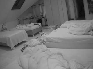 voyeurcam-julmodels-bed-3