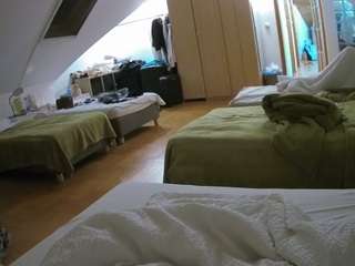 voyeurcam-julmodels-bed-3