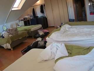 voyeurcam-julmodels-bed-3