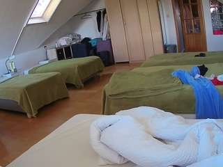 voyeurcam-julmodels-bed-3