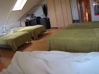 voyeurcam-julmodels-bed-3