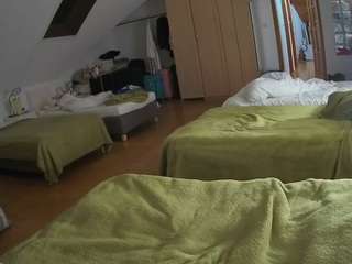 voyeurcam-julmodels-bed-3