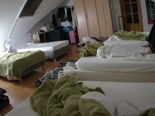 voyeurcam-julmodels-bed-3