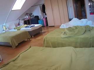 voyeurcam-julmodels-bed-3