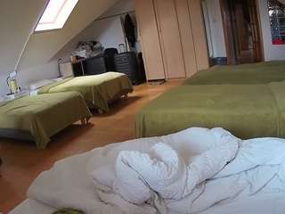 voyeurcam-julmodels-bed-3