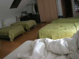 voyeurcam-julmodels-bed-3
