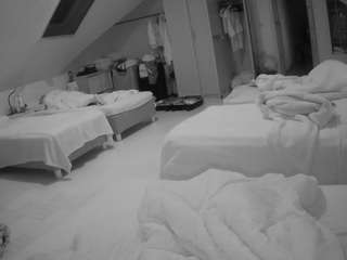 voyeurcam-julmodels-bed-3