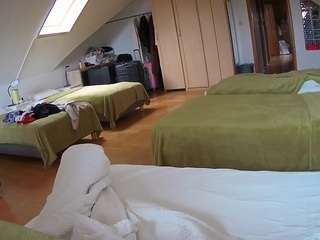voyeurcam-julmodels-bed-3
