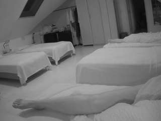 voyeurcam-julmodels-bed-3
