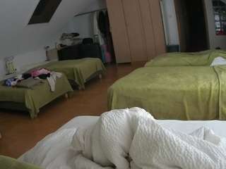 voyeurcam-julmodels-bed-3