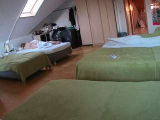 voyeurcam-julmodels-bed-3