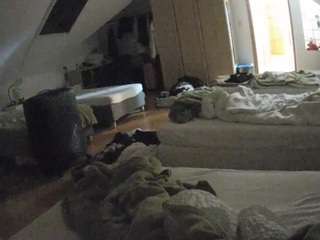 voyeurcam-julmodels-bed-3