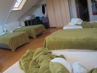 voyeurcam-julmodels-bed-3