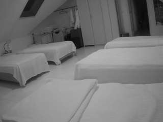 voyeurcam-julmodels-bed-3