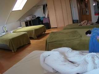 voyeurcam-julmodels-bed-3