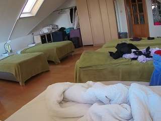 voyeurcam-julmodels-bed-3
