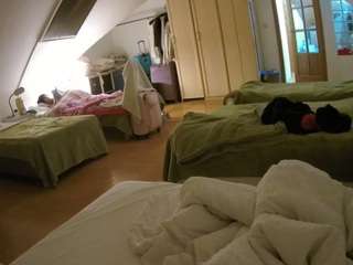 voyeurcam-julmodels-bed-3