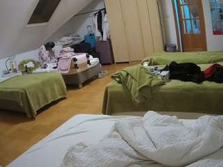 voyeurcam-julmodels-bed-3