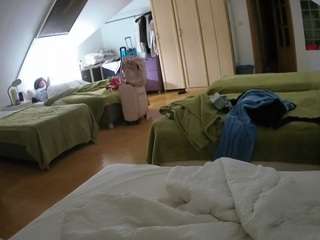 voyeurcam-julmodels-bed-3