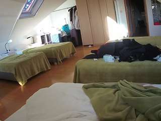 voyeurcam-julmodels-bed-3