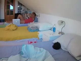 Julmodels Bedroom-D3's Live Sex Cam Show